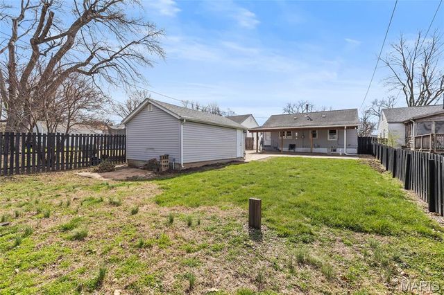 11041 Saint Pius Lane, St Ann, MO 63074
