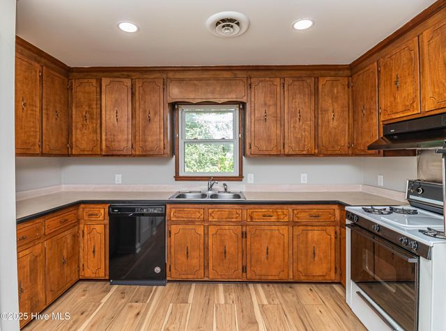 105 Allison Drive, Dudley, NC 28333