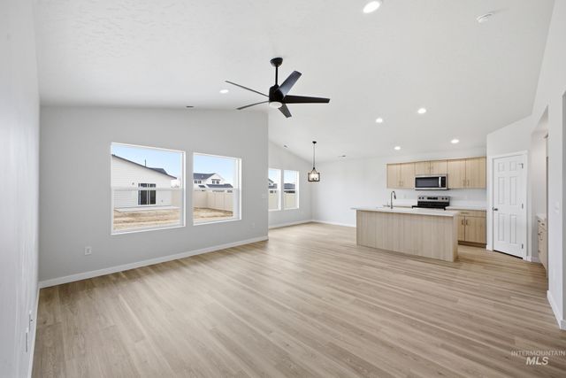 1598 Sunday River St, Middleton, ID 83644