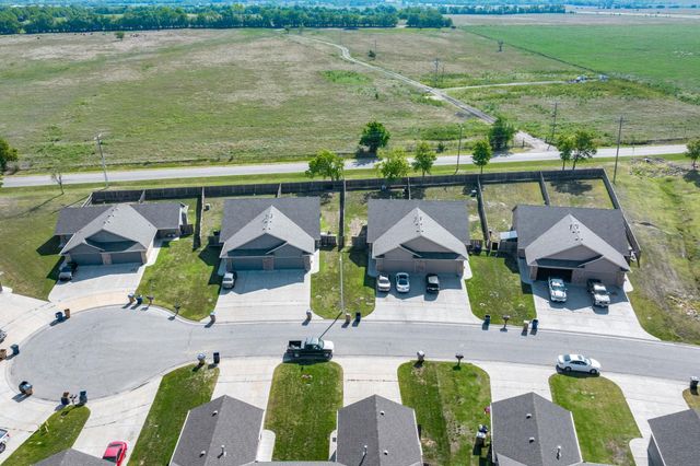 2426 E Quivira Ct, Kechi, KS 67067