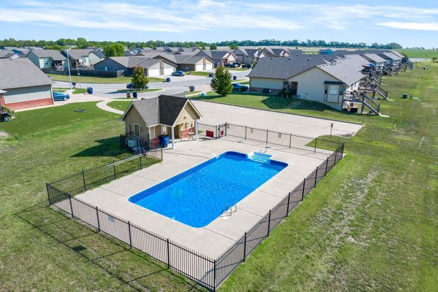2426 E Quivira Ct, Kechi, KS 67067