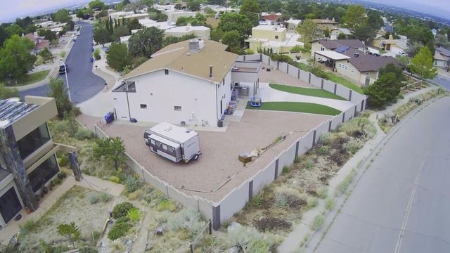 2025 Circulo Del Monte, Albuquerque, NM 87112