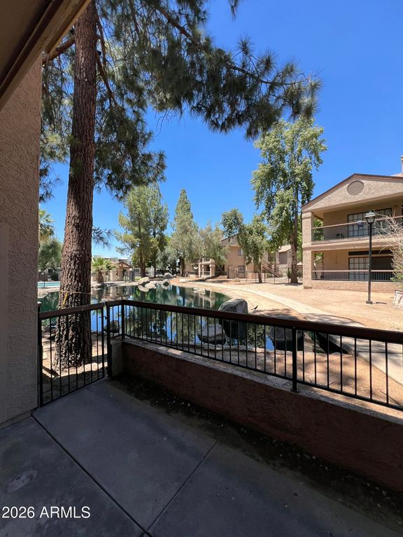 Image 5 of property listing at 6550 N 47th Avenue 137, Glendale, AZ 85301