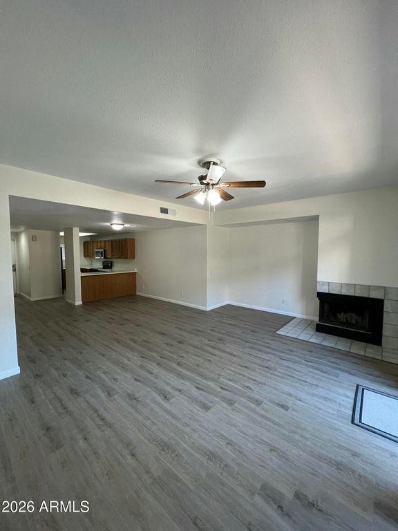 Image 9 of property listing at 6550 N 47th Avenue 137, Glendale, AZ 85301