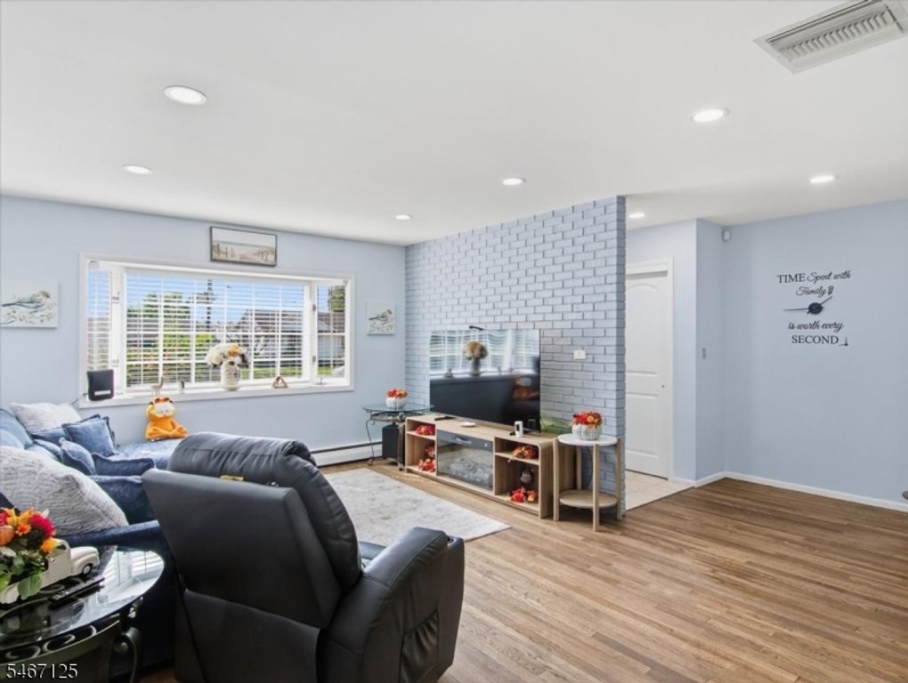15 Adelphi Ct, Edison Twp., NJ 08837 — photo 2