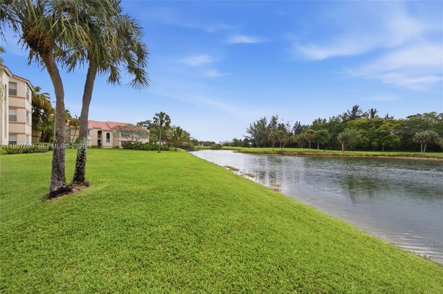 3310 N Pinewalk Dr N 1817, Margate, FL 33063