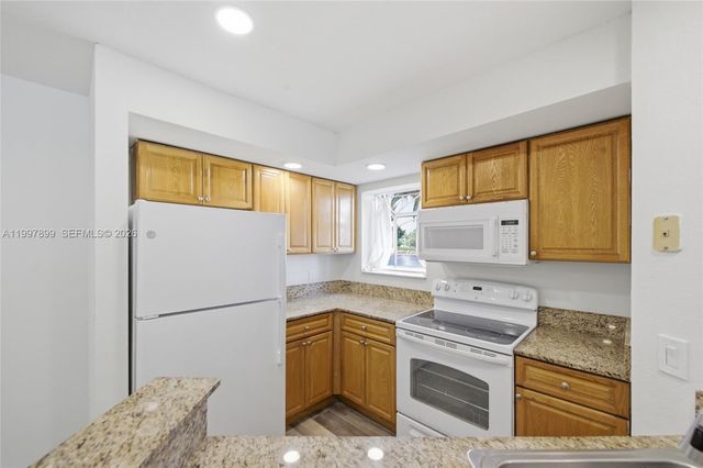 3310 N Pinewalk Dr N 1817, Margate, FL 33063