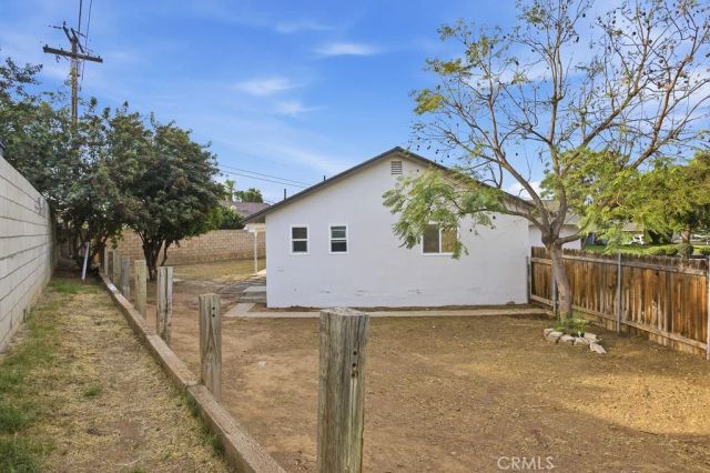 8574 Holly Ln, Riverside, CA 92504