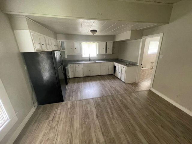 2010 13th Street, Port Arthur, TX 77640