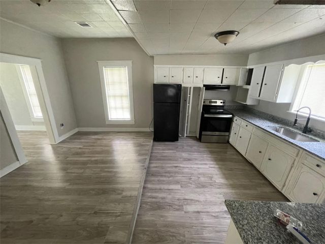 2010 13th Street, Port Arthur, TX 77640