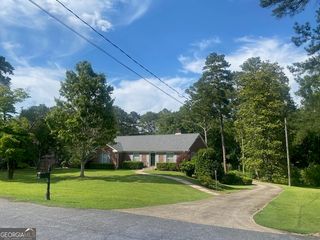 123 Hillcrest Road, West Point, GA 31833