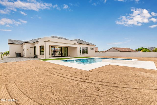 7090 W Celestine Drive, Peoria, AZ 85383