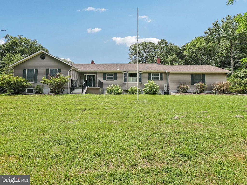7584 CARLIN RD, Hanover, MD 21076