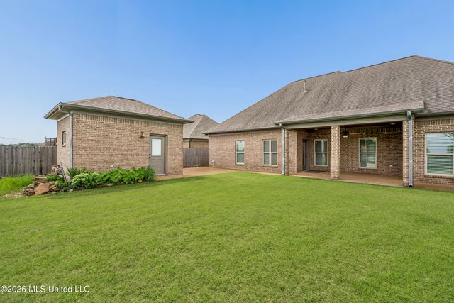 2190 Redbud Cove, Southaven, MS 38672