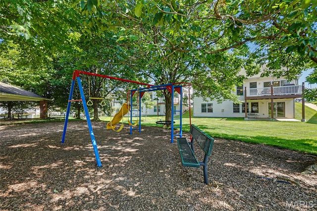 68 Coppergate Court 16A, St Peters, MO 63376