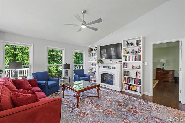 68 Coppergate Court 16A, St Peters, MO 63376