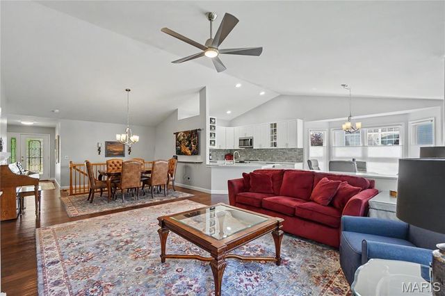 68 Coppergate Court 16A, St Peters, MO 63376