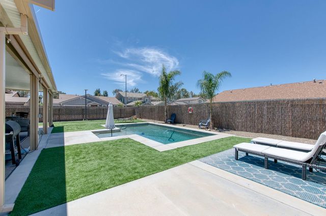 2659 N Dee Ann Avenue, Fresno, CA 93727