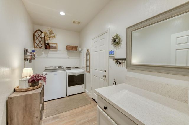 2659 N Dee Ann Avenue, Fresno, CA 93727