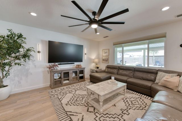 2659 N Dee Ann Avenue, Fresno, CA 93727