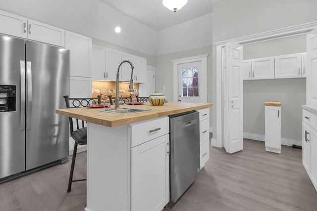 1407 Felix Street, St Joseph, MO 64501