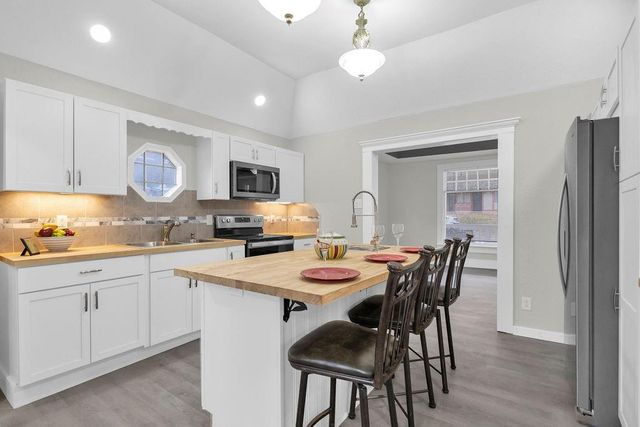 1407 Felix Street, St Joseph, MO 64501