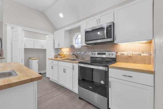 1407 Felix Street, St Joseph, MO 64501