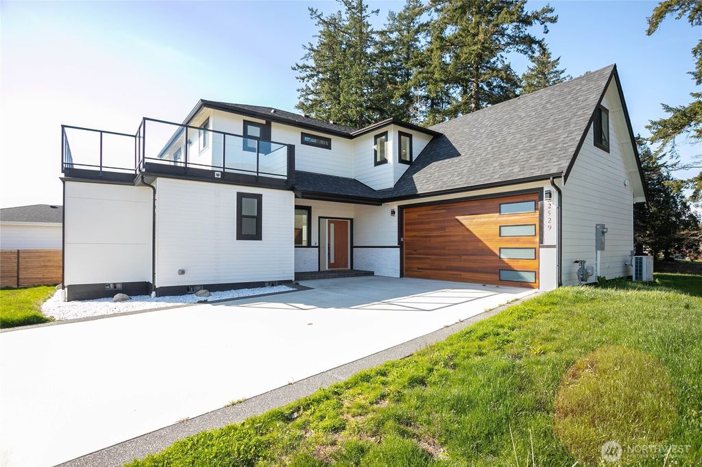 2529 Bora Bora Court, Blaine, WA 98230