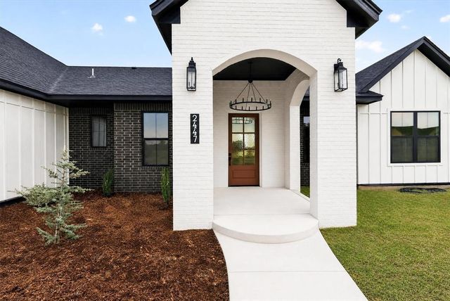 2447 Wolf Creek Bend, Blanchard, OK 73010