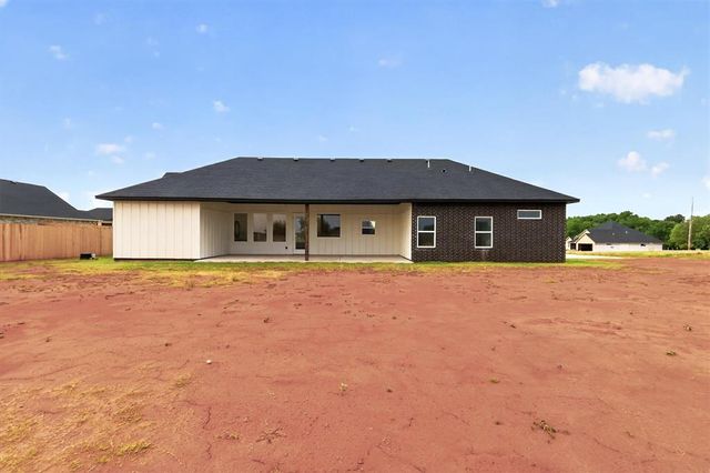 2447 Wolf Creek Bend, Blanchard, OK 73010