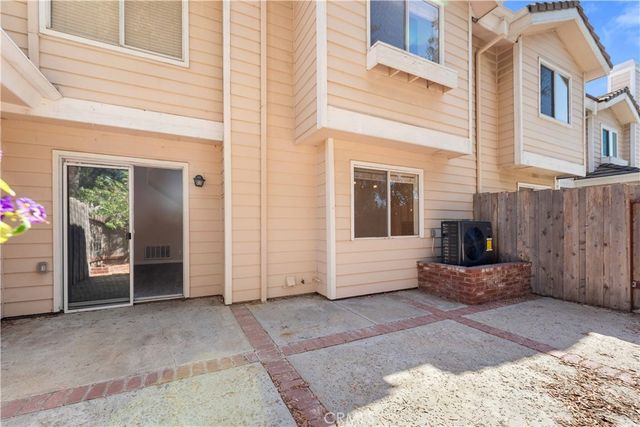 2762 Erringer 15, Simi Valley, CA 93065