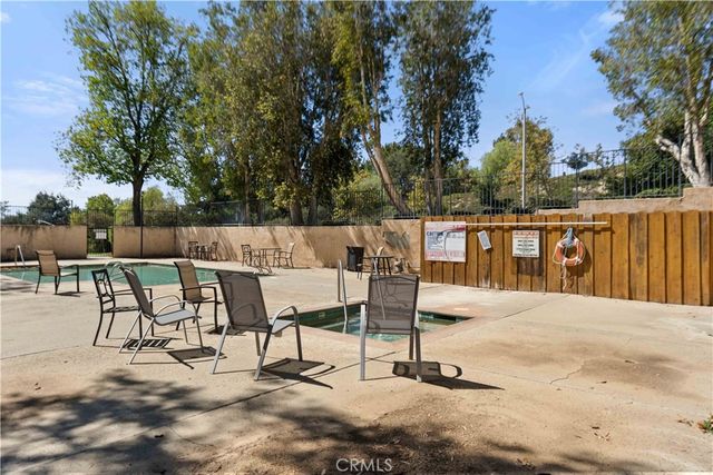 2762 Erringer 15, Simi Valley, CA 93065