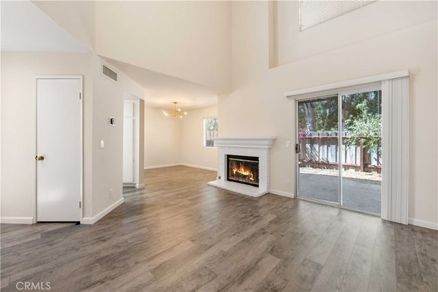 2762 Erringer 15, Simi Valley, CA 93065