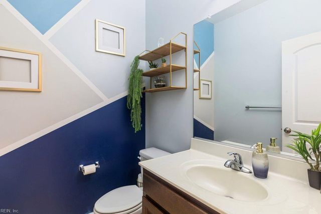 849 Brightleaf PL, Chesapeake, VA 23320