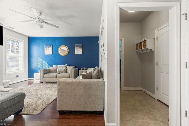 849 Brightleaf PL, Chesapeake, VA 23320