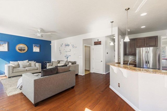 849 Brightleaf PL, Chesapeake, VA 23320