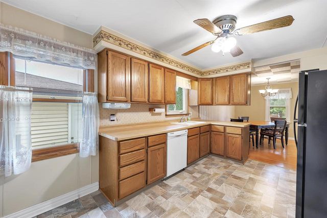 802 ERNST DRIVE, Green Bay, WI 54304