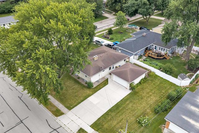 802 ERNST DRIVE, Green Bay, WI 54304