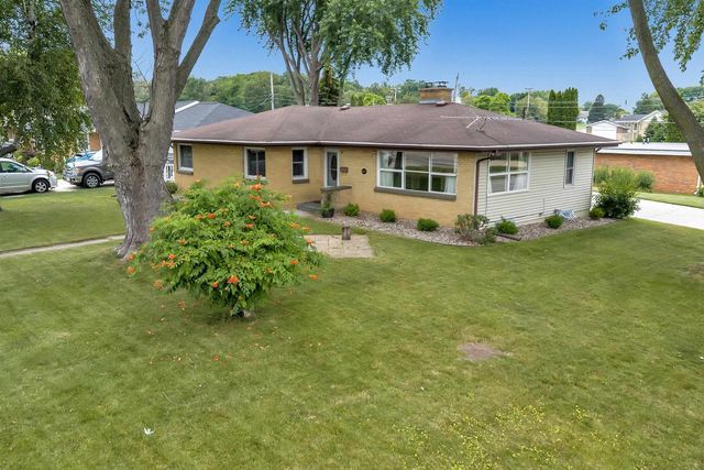 802 ERNST DRIVE, Green Bay, WI 54304