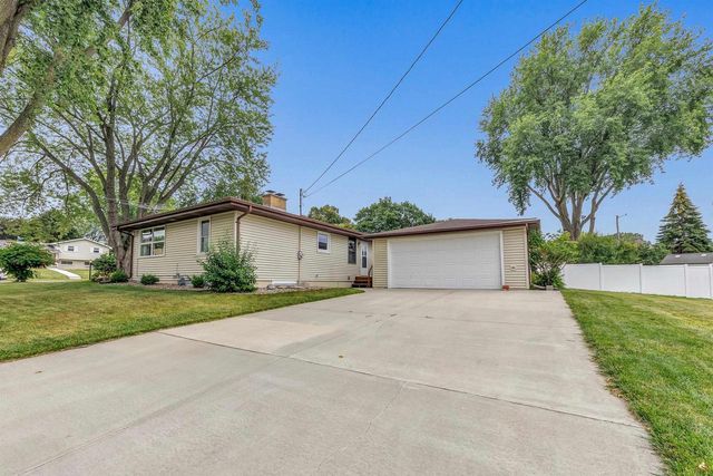 802 ERNST DRIVE, Green Bay, WI 54304