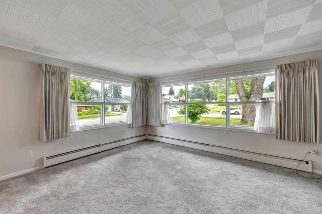 802 ERNST DRIVE, Green Bay, WI 54304