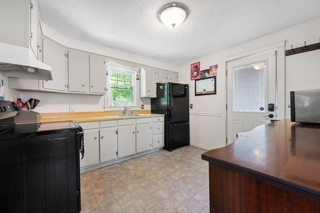 11 Bancroft Street, West Boylston, MA 01583