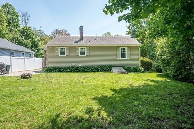 11 Bancroft Street, West Boylston, MA 01583