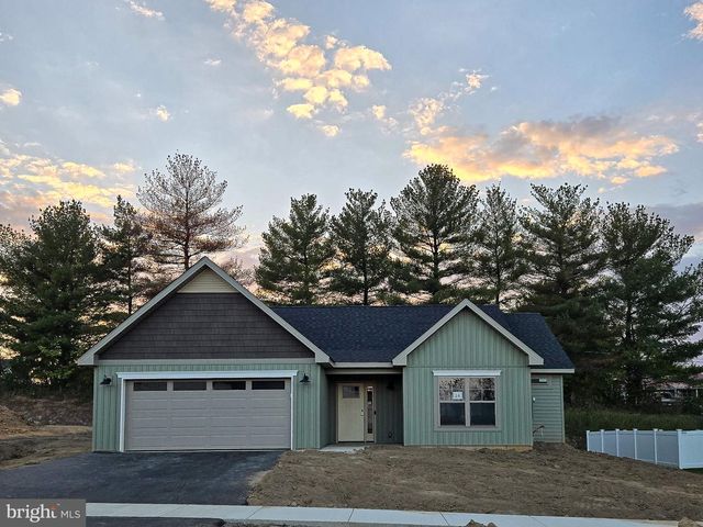203 HASKELL DR, Martinsburg, WV 25404