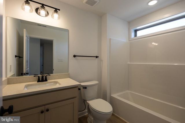 203 HASKELL DR, Martinsburg, WV 25404