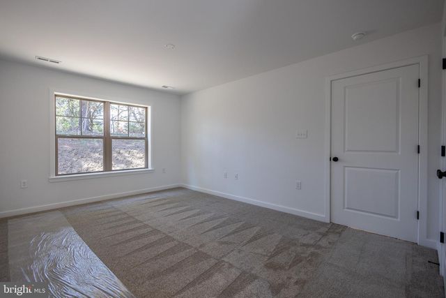 203 HASKELL DR, Martinsburg, WV 25404