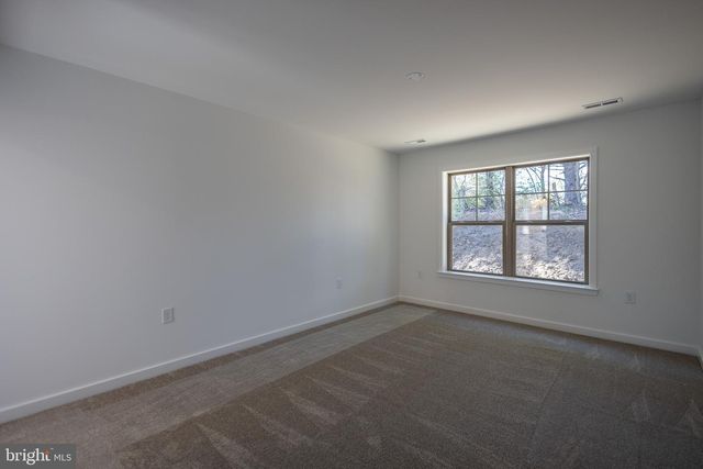 203 HASKELL DR, Martinsburg, WV 25404