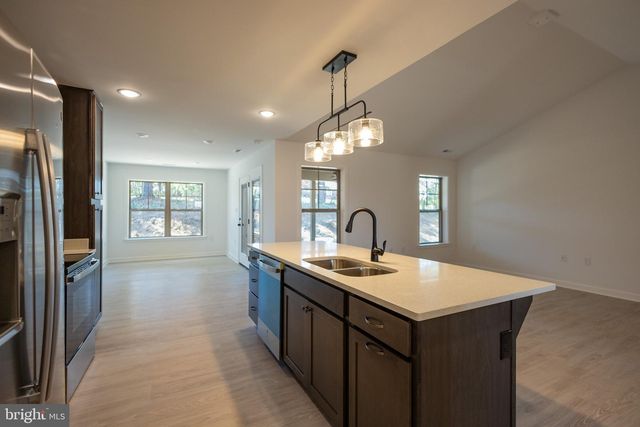203 HASKELL DR, Martinsburg, WV 25404