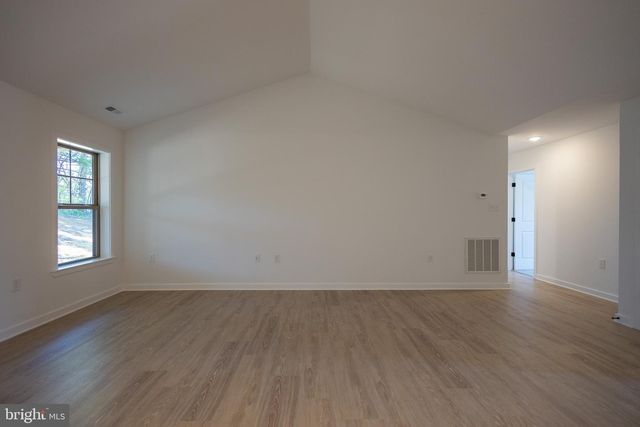 203 HASKELL DR, Martinsburg, WV 25404