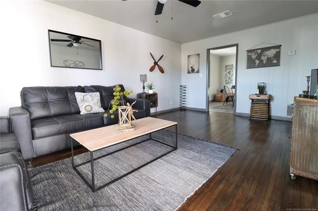 3203 E Oklahoma Place S, Tulsa, OK 74110